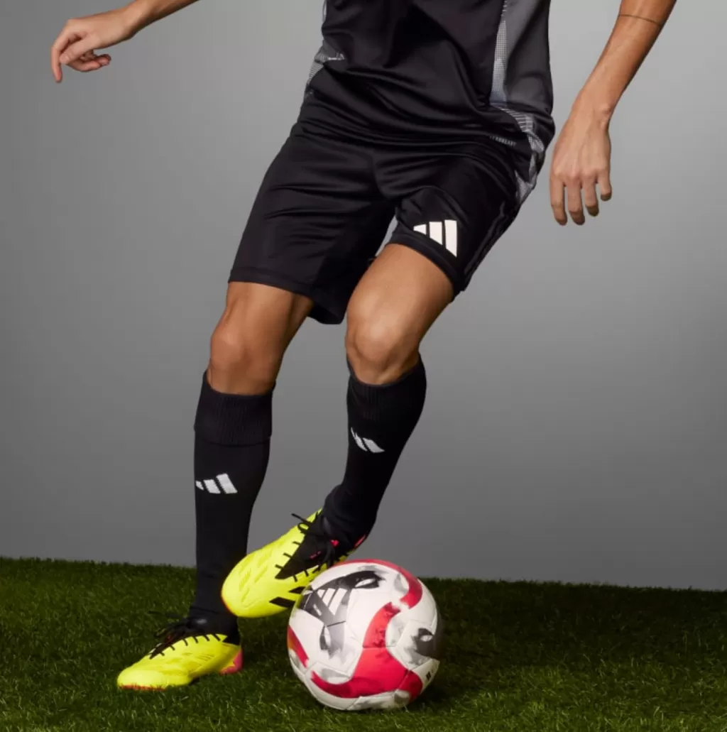 Бутсы профессиональные Adidas Predator Elite L FG